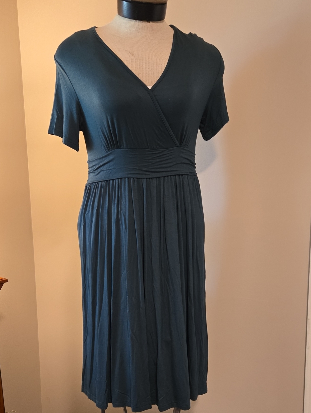 Classic V-Neck Emerald Green Wrap Midi Dress